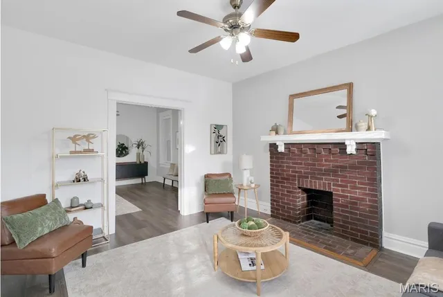 $1,150 | 1909 Allen Avenue, St. Louis, MO 63104