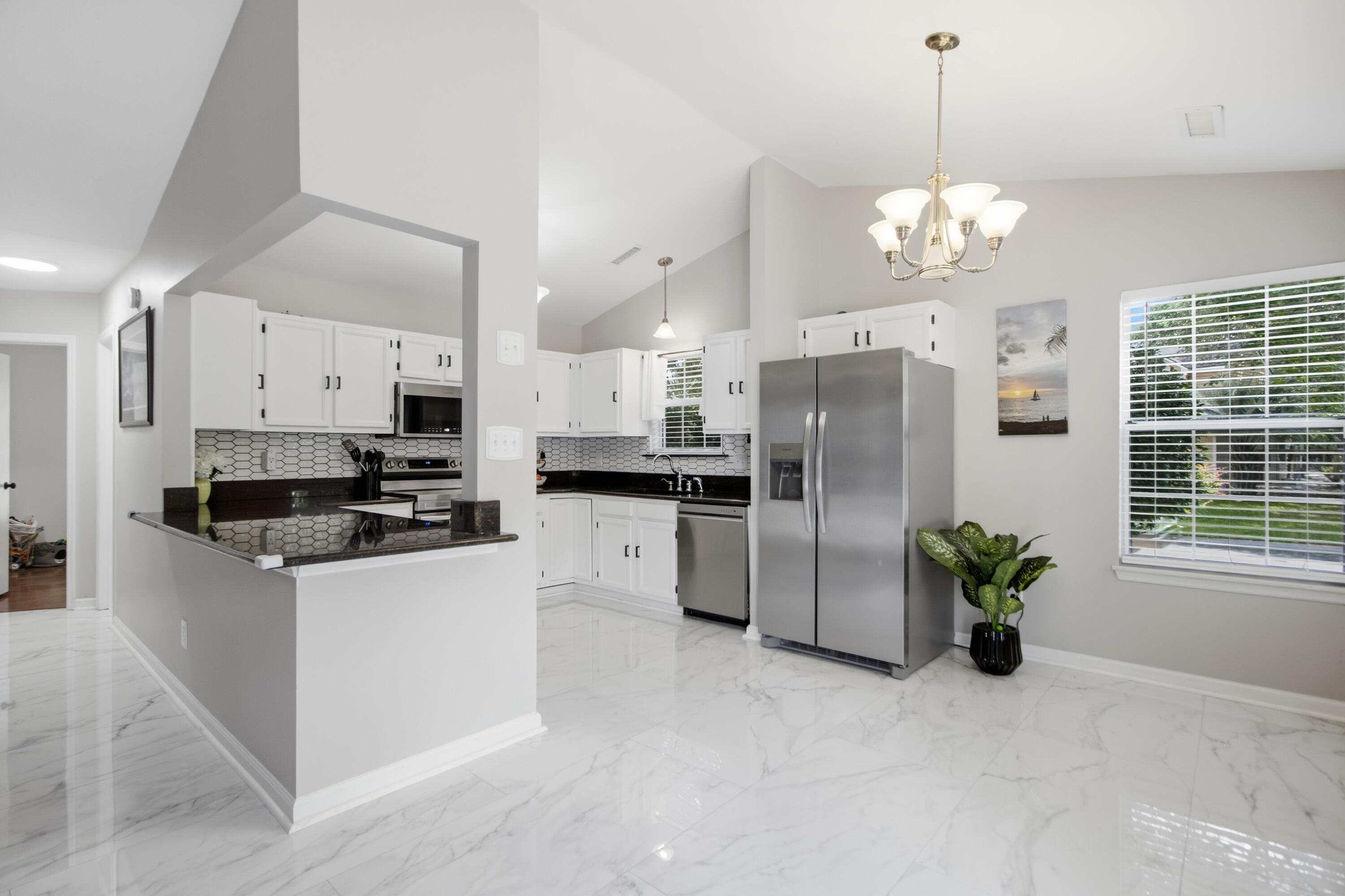 300 Spring Hill Lane Mount Pleasant, SC 29464 - Photo 8 of 21 Kitchen