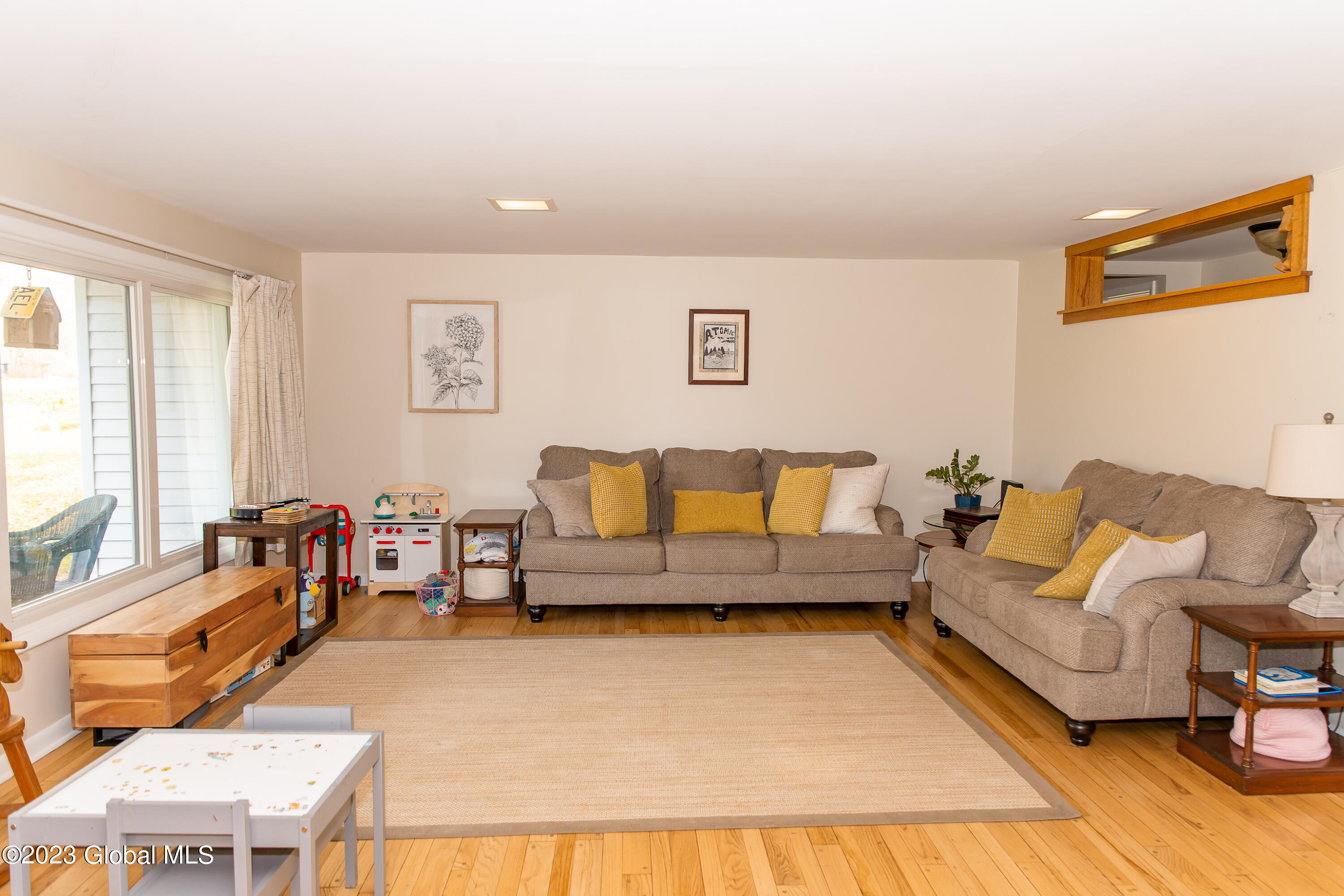 1130 Ridge Road Glenville, NY 12302 - Photo 9 of 27 Large living room