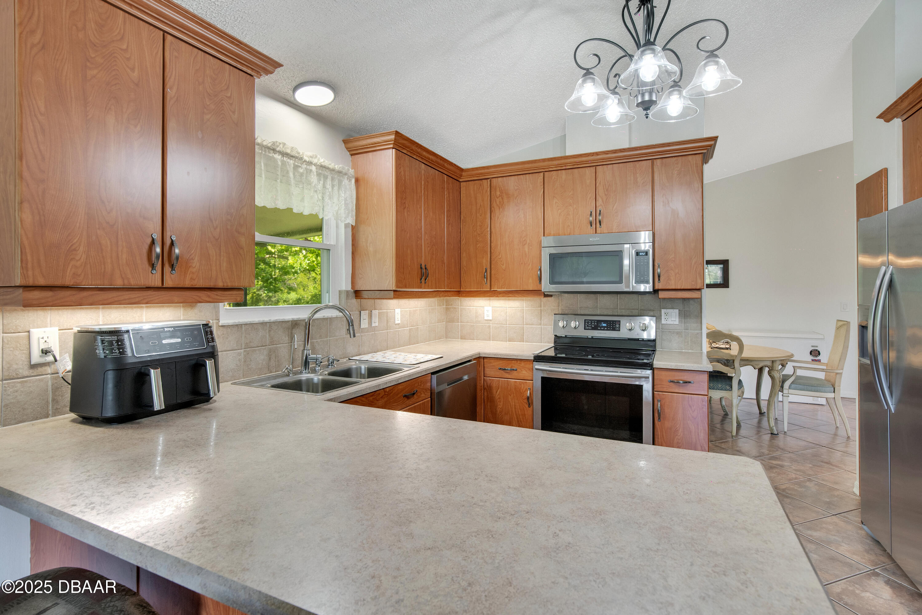 140 Rodeo Road Ormond Beach, FL 32174 - Photo 6 of 34 010_trevisuality_140_rodeo_rd-10_633