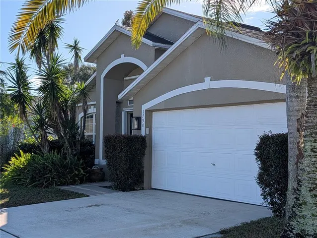 a view of outdoor space yard and porch