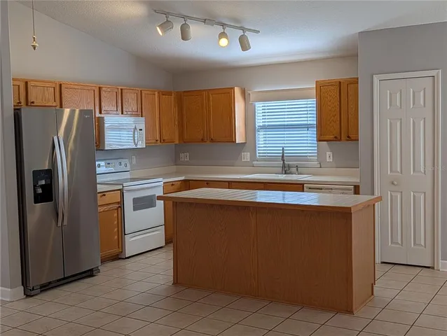 $2,400 | 1790 Ashland Trail, Oviedo, FL 32765