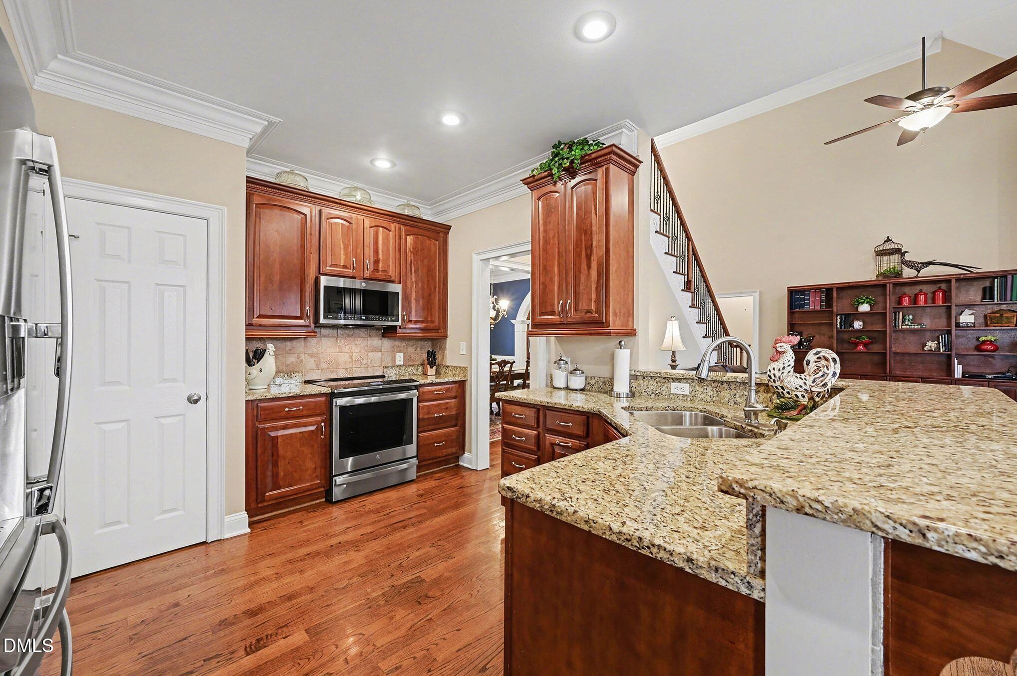 533 Competition Road Raleigh, NC 27603 - Photo 7 of 51 Kitchen Formal dine entrance