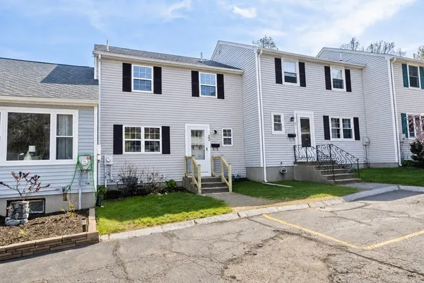 $250,050 | 22 Warebrook Villiage, Unit 22, Ware, MA 01082