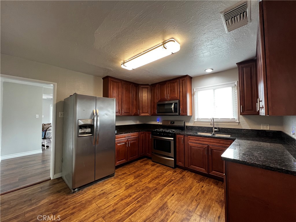 910 South Rancho Avenue Colton, CA 92324 - Photo 17 of 27