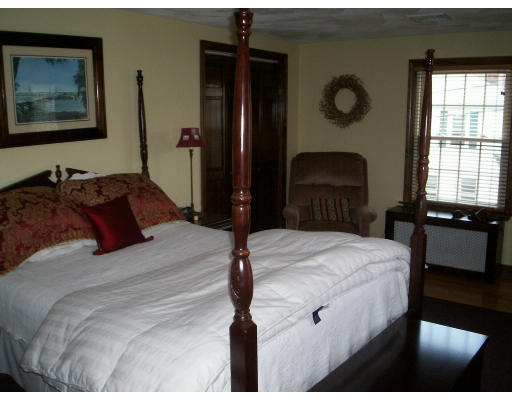 27 Dundee Road Quincy, MA 02171 - Photo 12 of 29 Gallery Image 12
