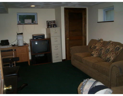 27 Dundee Road Quincy, MA 02171 - Photo 17 of 29 Gallery Image 17