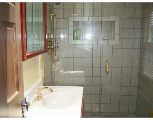 27 Dundee Road Quincy, MA 02171 - Photo 18 of 29 Gallery Image 18