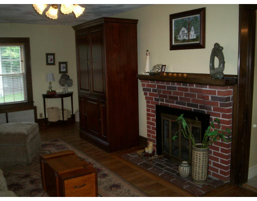 27 Dundee Road Quincy, MA 02171 - Photo 3 of 29 Gallery Image 3