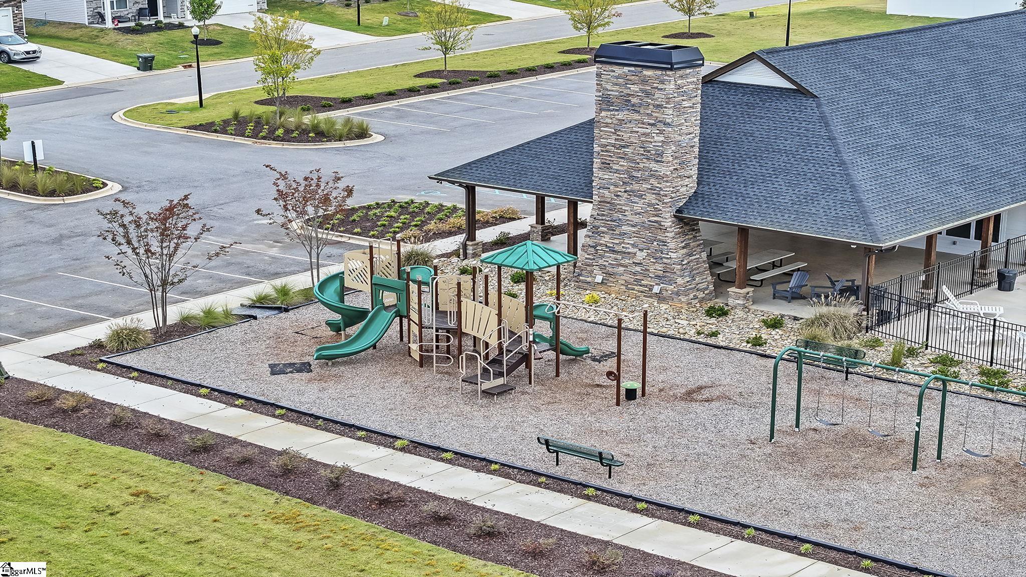 302 Mosby Drive Fountain Inn, SC 29644 - Photo 5 of 9