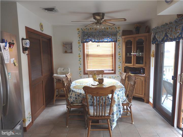 128 Grandview Road Springfield, PA 19064 - Photo 11 of 25 Kitchen
