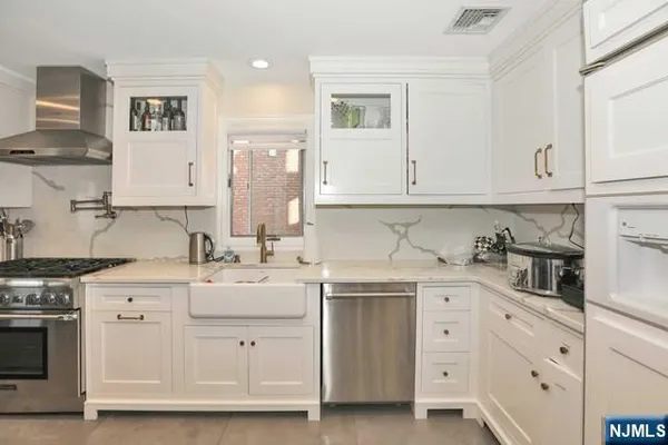 $8,600 | 357 Tom Hunter Road, Fort Lee, NJ 07024