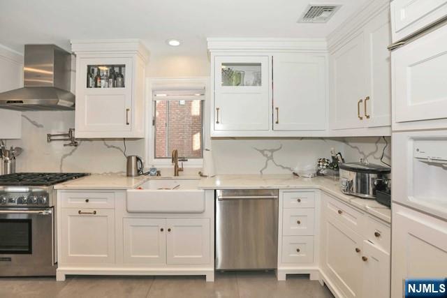 357 Tom Hunter Road Fort Lee, NJ 07024 - Photo 5 of 13