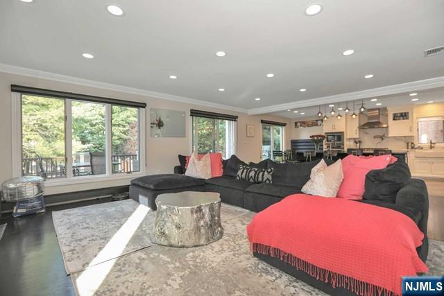 357 Tom Hunter Road Fort Lee, NJ 07024 - Photo 8 of 13