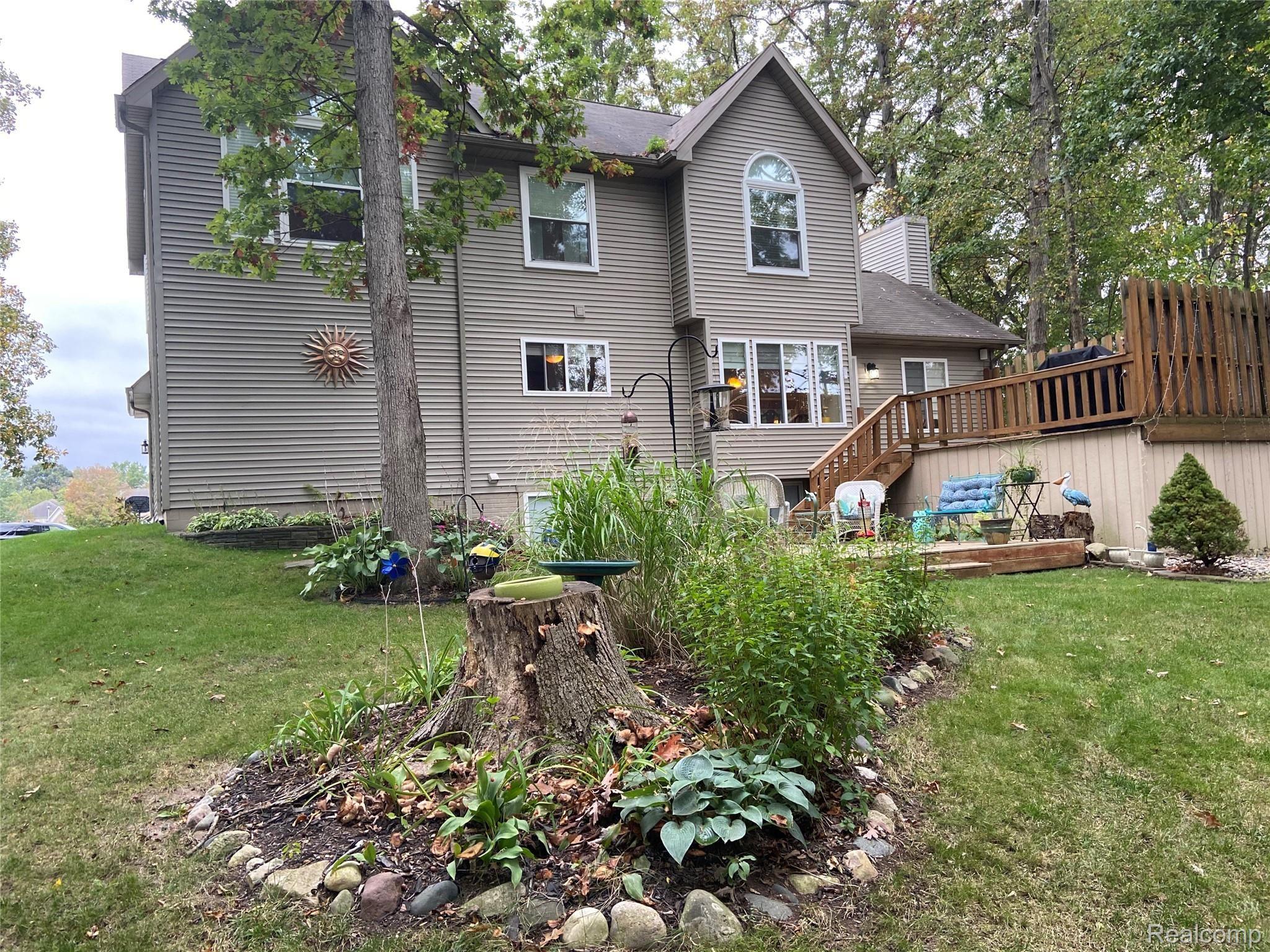 4286 Springwood Fenton, MI 48430 - Photo 9 of 40 IMG_7668.jpeg