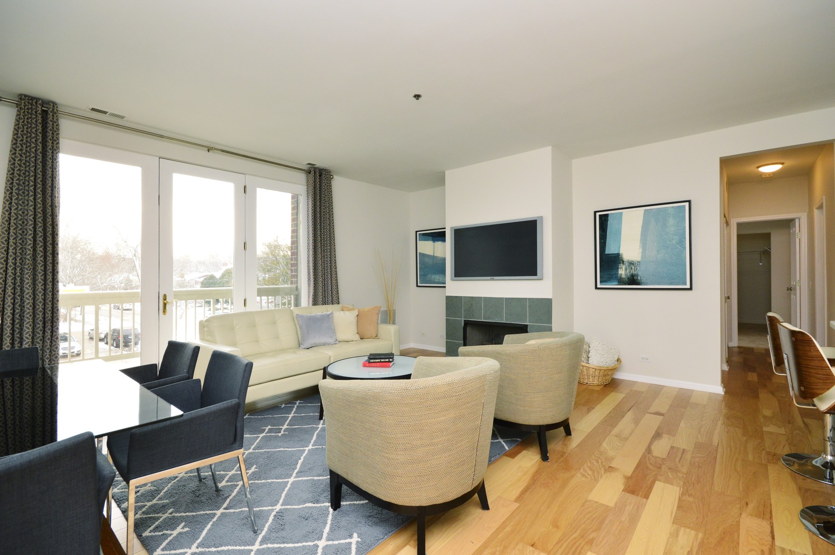 2951 Central Street, Unit 209 Evanston, IL 60201 - Photo 2 of 25
