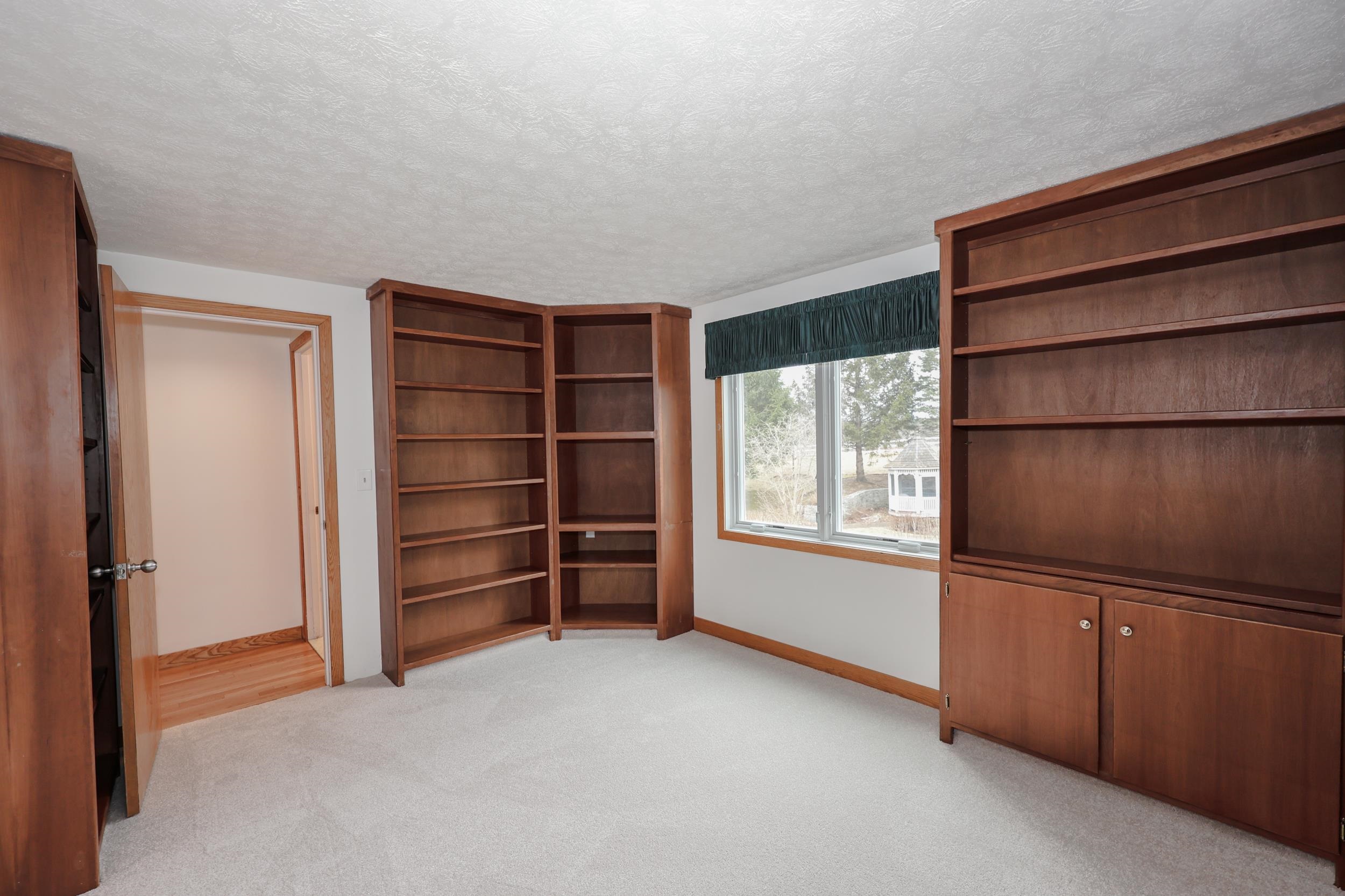 98 Dow Road Hollis, NH 03049 - Photo 24 of 52