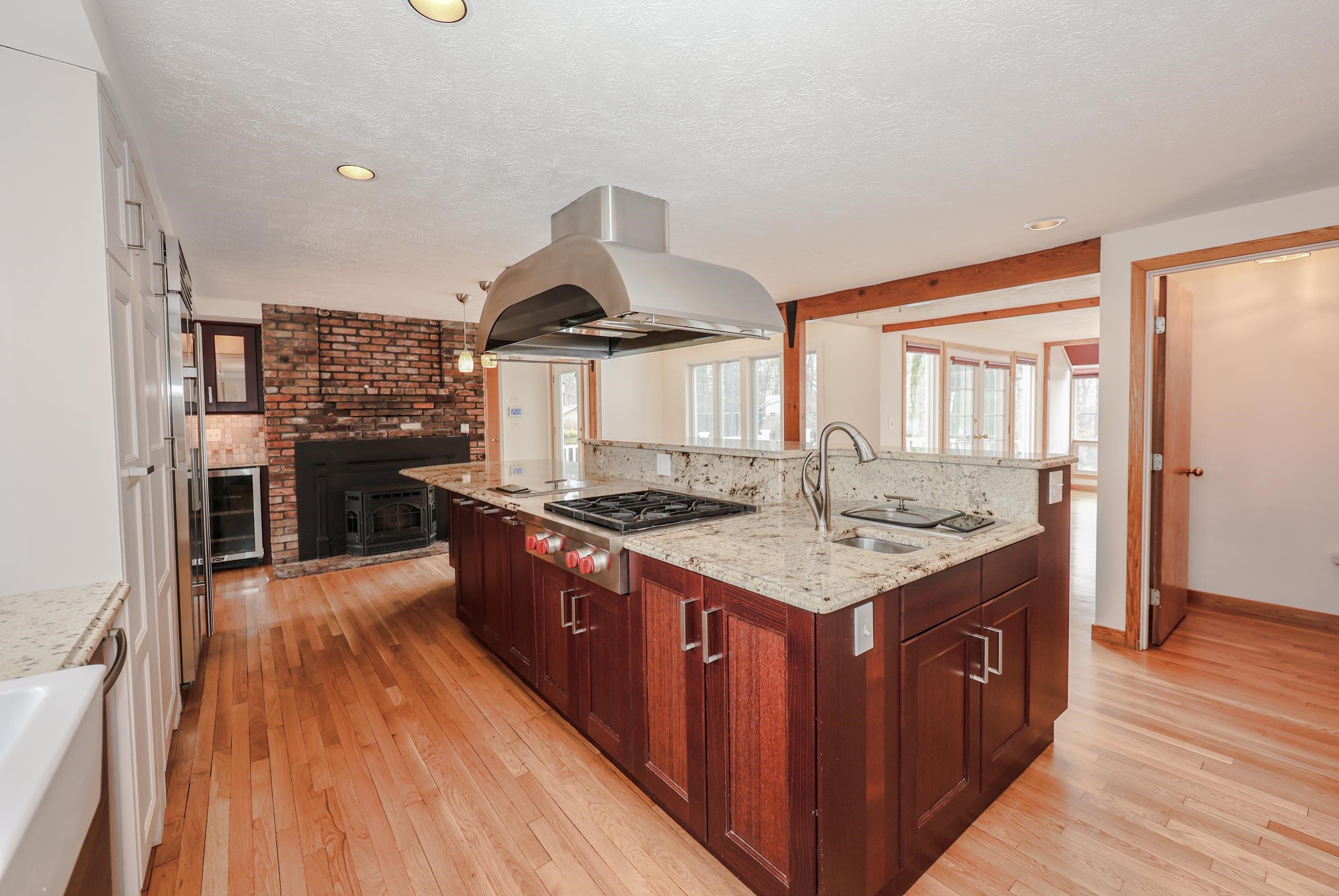 98 Dow Road Hollis, NH 03049 - Photo 4 of 52