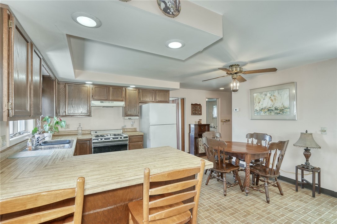374 Lake Road Webster, NY 14580 - Photo 15 of 44 KITCHEN