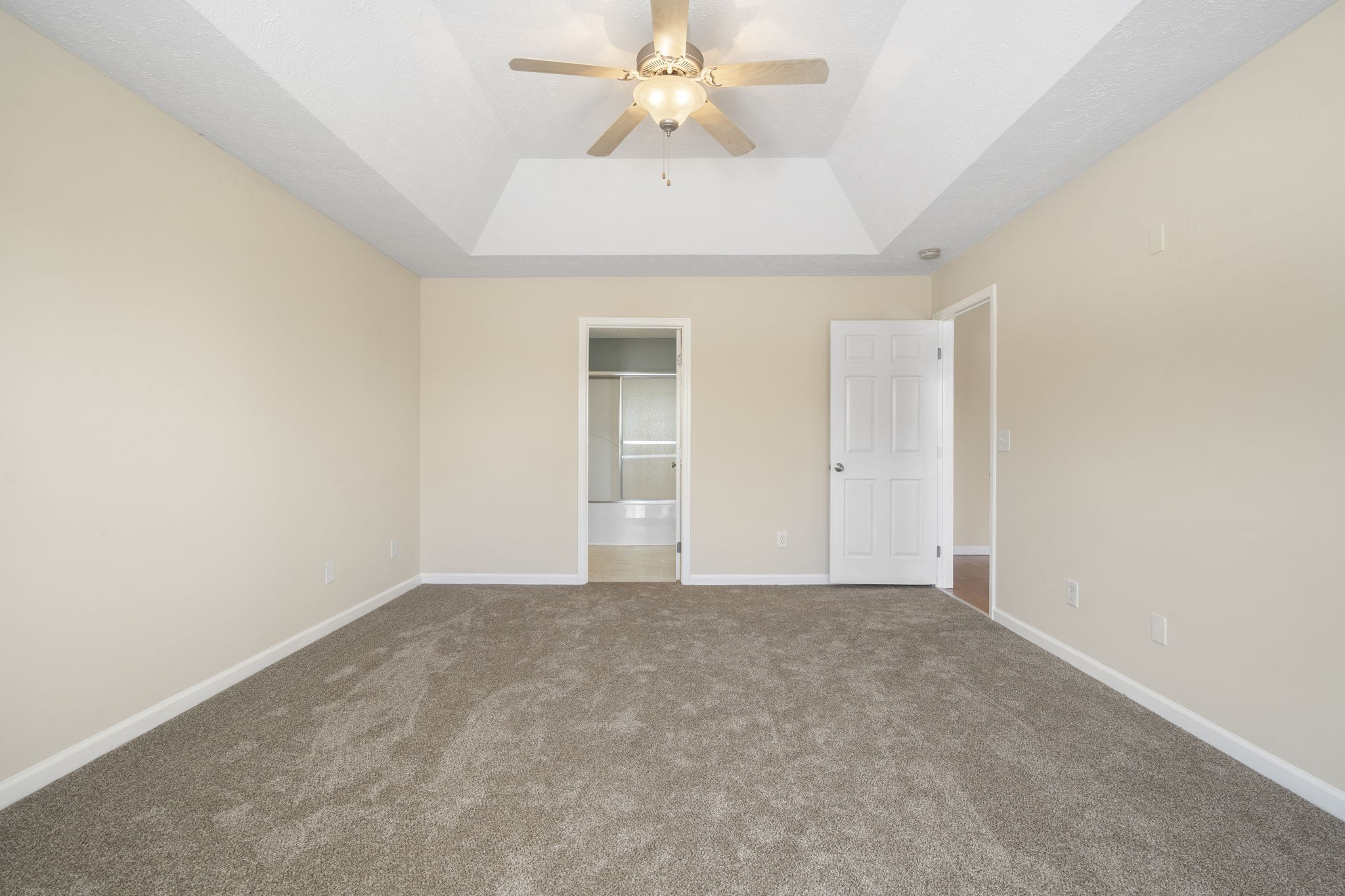 4244 Birmingham Road Lebanon, TN 37090 - Photo 24 of 40 an empty room with chandelier fan and windows