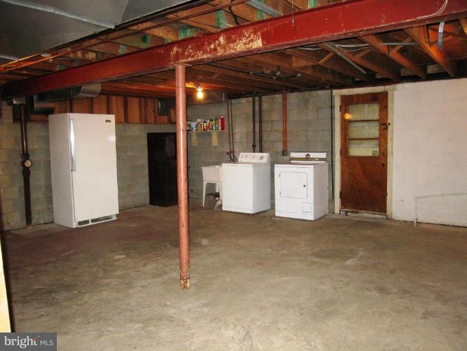1602 Dilston Road Silver Spring, MD 20903 - Photo 15 of 16 Laundry Area 1