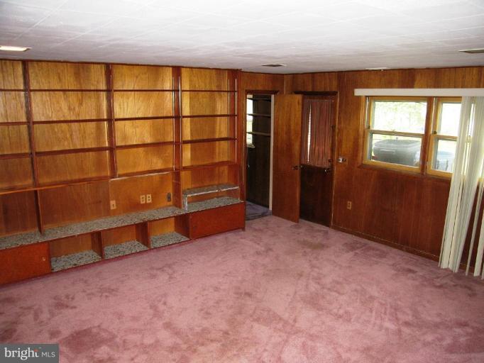 1602 Dilston Road Silver Spring, MD 20903 - Photo 7 of 16 Family Room
