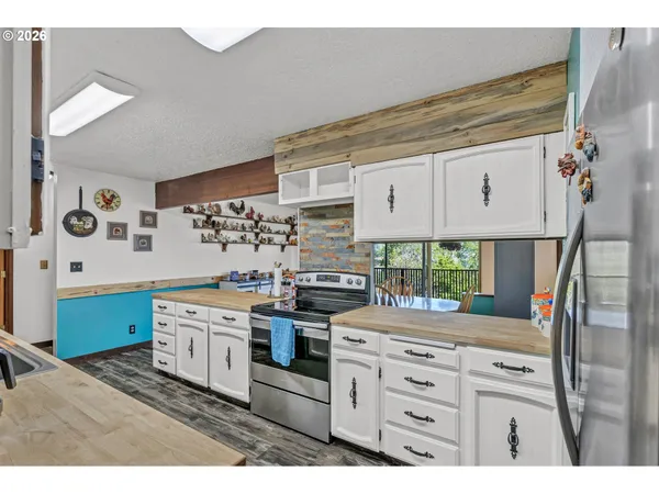 $649,000 | 331 Hemlock Lane, Roseburg, OR 97471