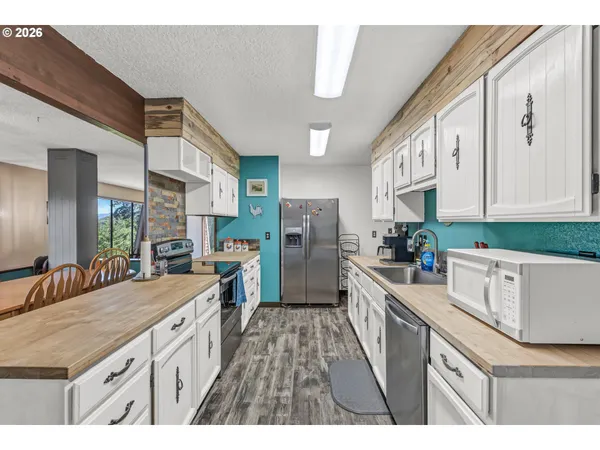 $649,000 | 331 Hemlock Lane, Roseburg, OR 97471