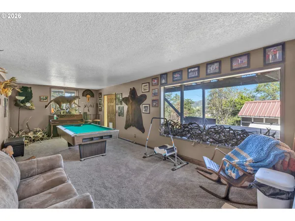 $649,000 | 331 Hemlock Lane, Roseburg, OR 97471