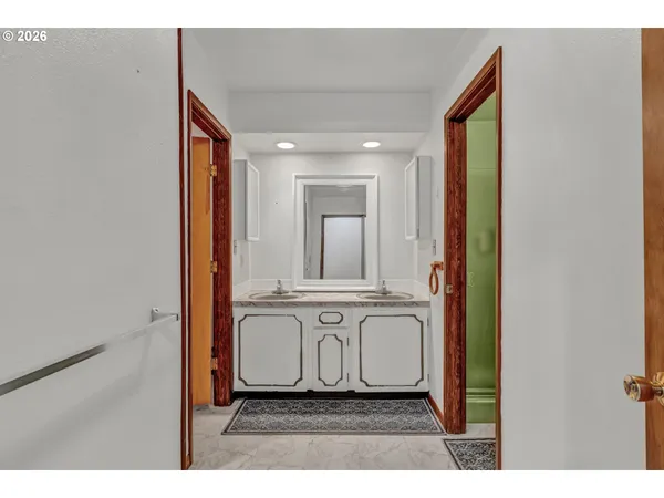 $649,000 | 331 Hemlock Lane, Roseburg, OR 97471