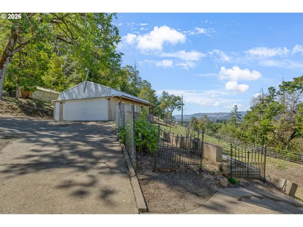 $649,000 | 331 Hemlock Lane, Roseburg, OR 97471