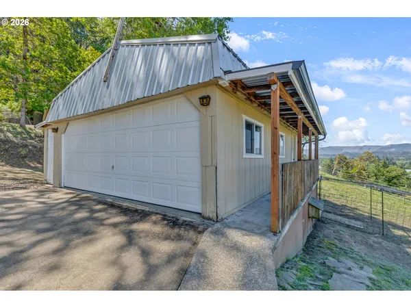 $649,000 | 331 Hemlock Lane, Roseburg, OR 97471