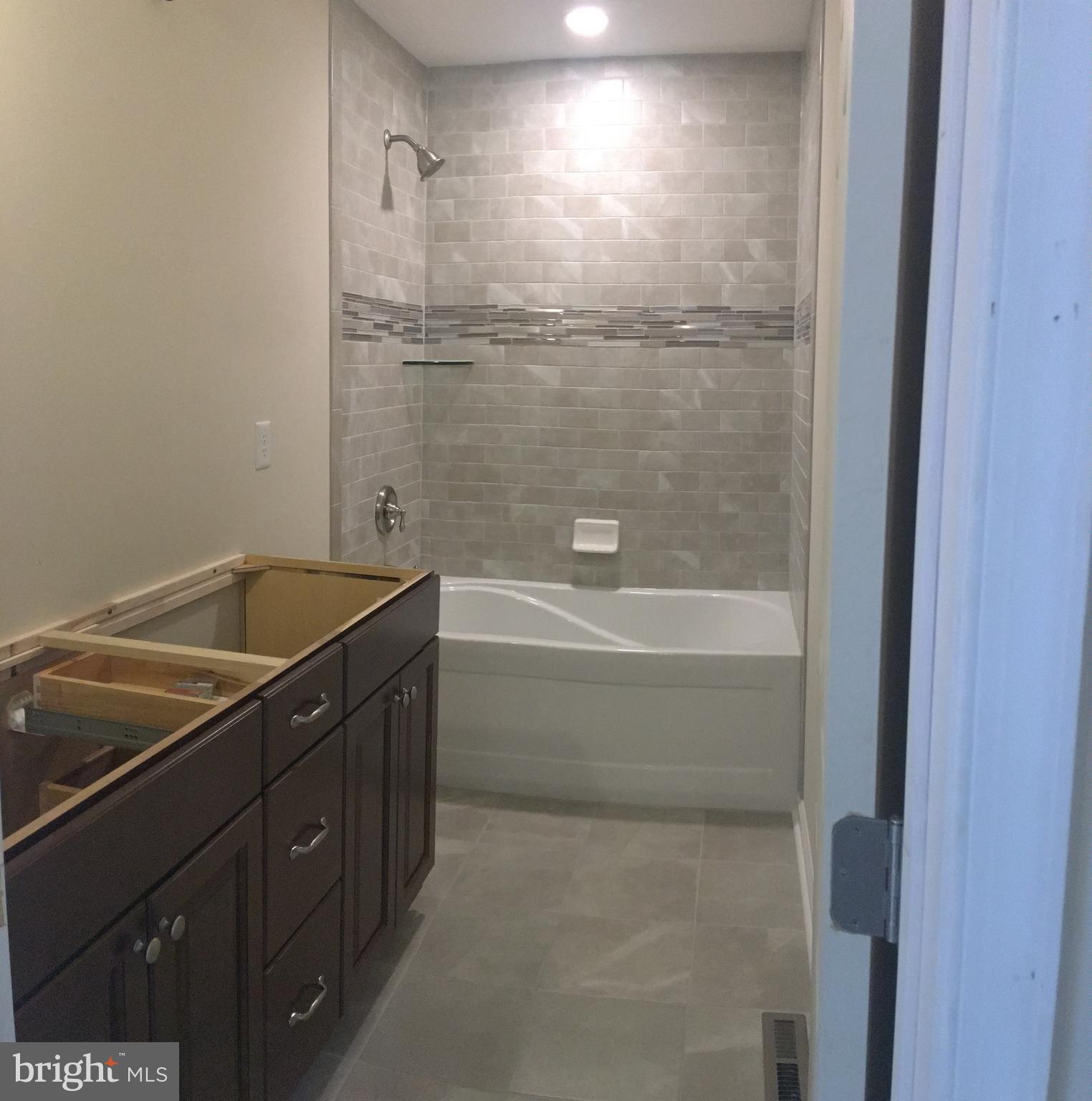34 Richards Ferry Road Fredericksburg, VA 22406 - Photo 7 of 14 1st Floor Bath