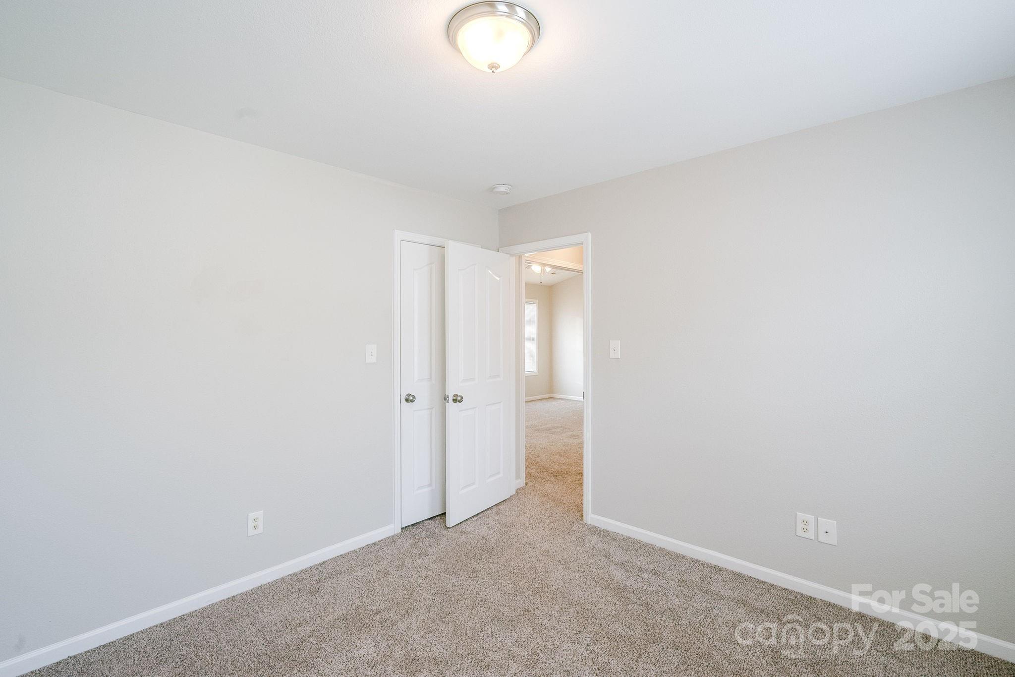 6143 Raisin Tree Lane Charlotte, NC 28215 - Photo 15 of 37