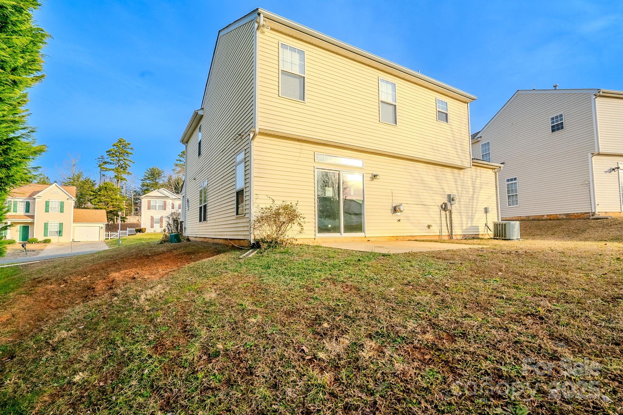 6143 Raisin Tree Lane Charlotte, NC 28215 - Photo 29 of 37