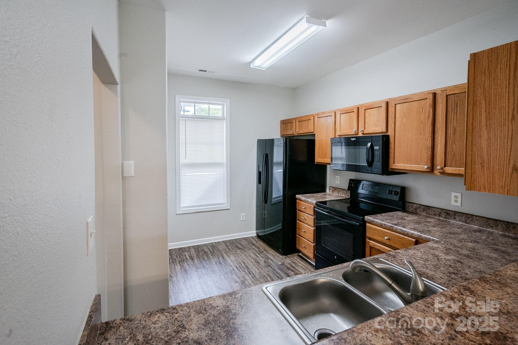 6143 Raisin Tree Lane Charlotte, NC 28215 - Photo 6 of 37