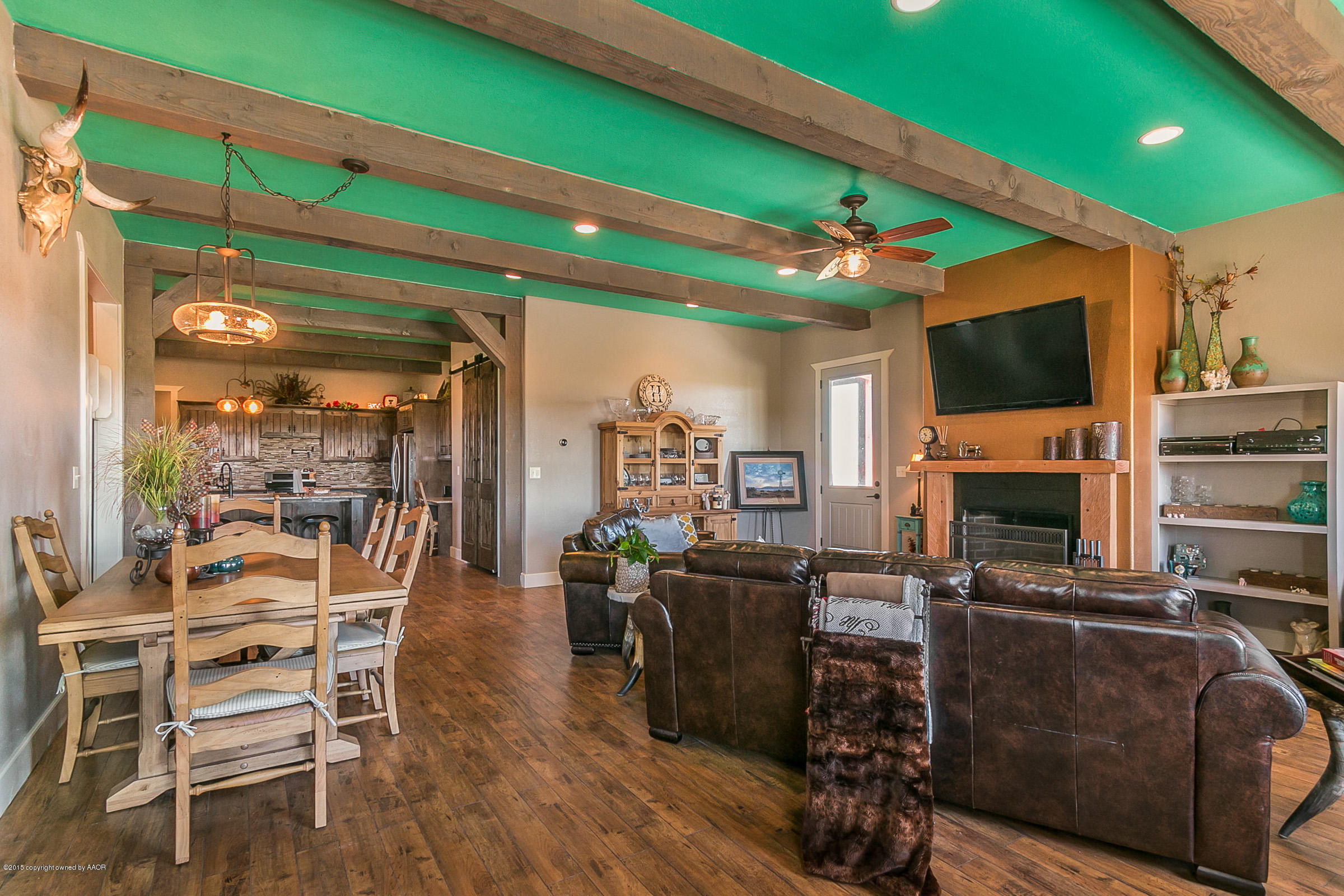 26000 Brown Road Canyon, TX 79015 - Photo 2 of 28 006_Living Area