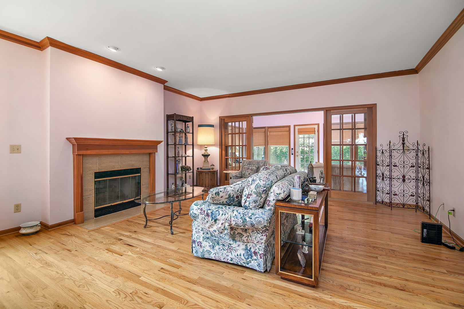 548 Olde Oak Drive, Unit 548 Bourbonnais, IL 60914 - Photo 5 of 26 a living room with furniture and a fireplace