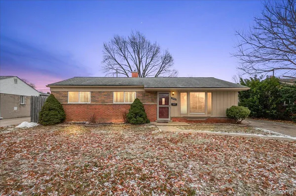 $234,900 | 32416 Exeter Drive, Warren, MI 48092
