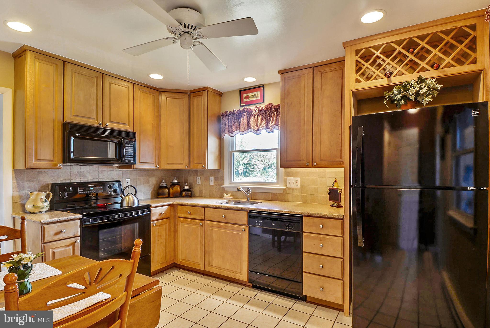146 Old Solomons Island Road Lothian, MD 20711 - Photo 3 of 30 Kitchen
