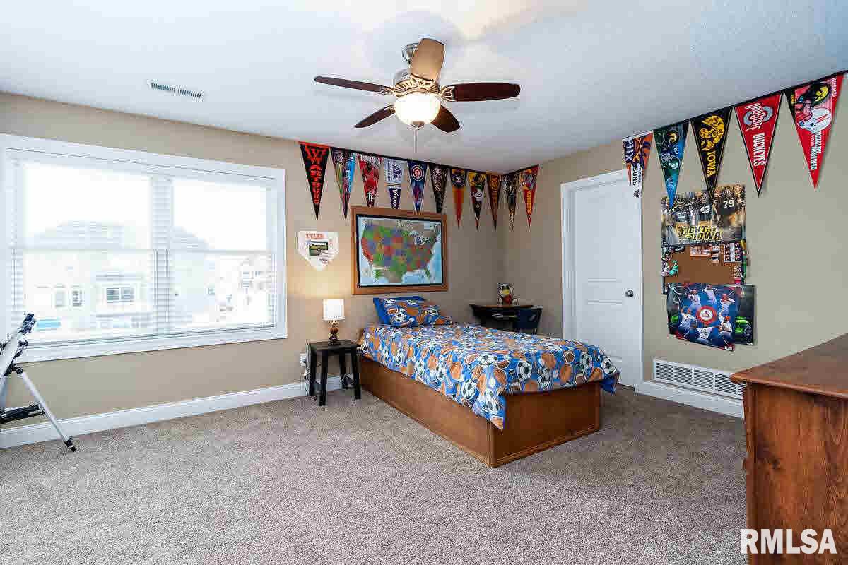 3935 Thomas Pointe Road Davenport, IA 52807 - Photo 15 of 24 Gallery Image 15