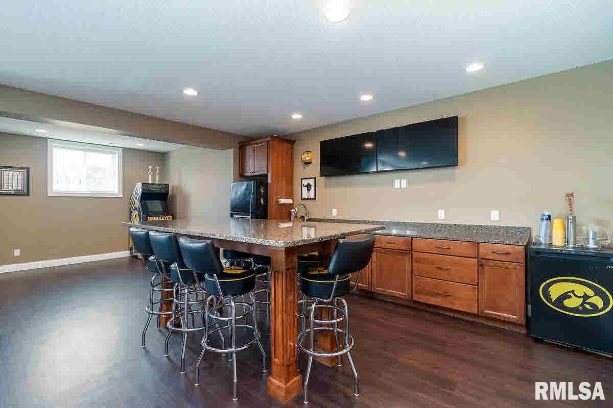 3935 Thomas Pointe Road Davenport, IA 52807 - Photo 20 of 24 Gallery Image 20