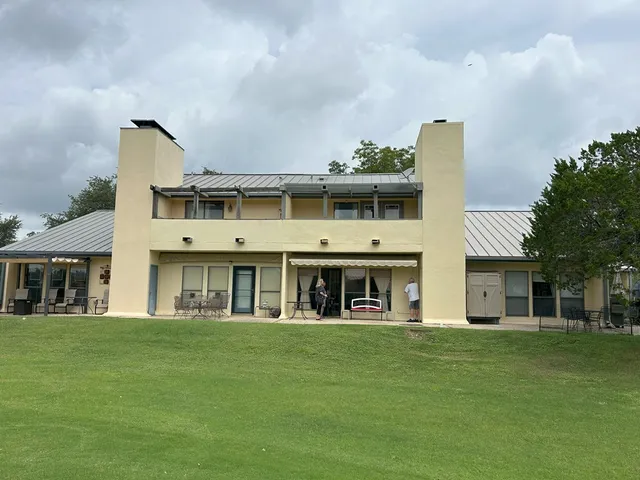 $300,000 | 220 Riverhill Club Lane, Kerrville, TX 78028