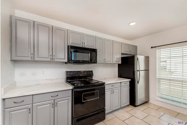 $2,050 | 3105 Legend Street, Meraux, LA 70075