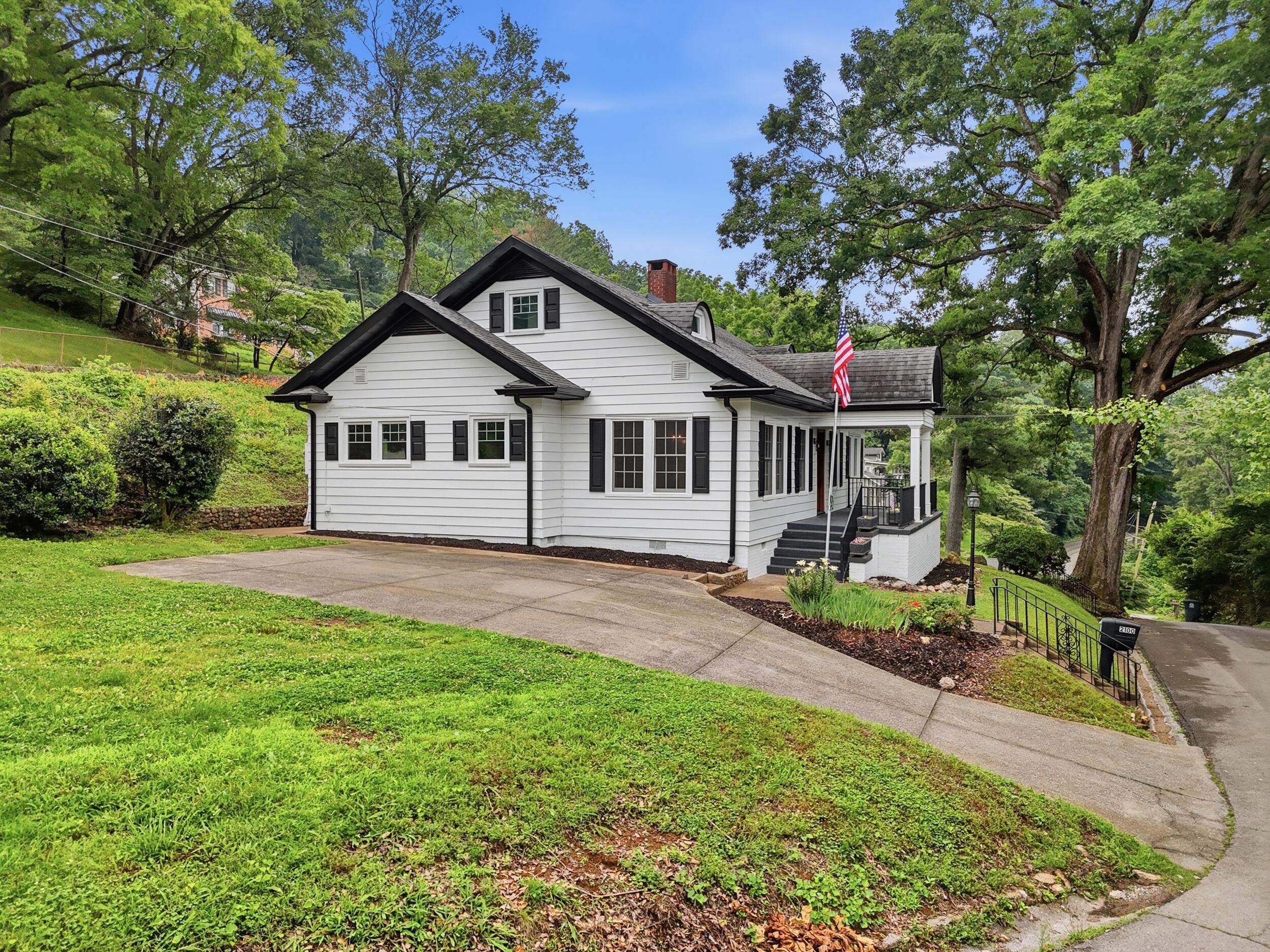 2100 Ridgewood Terrace Chattanooga, TN 37404 - Photo 40 of 51 dji_20260601222803_0696_d