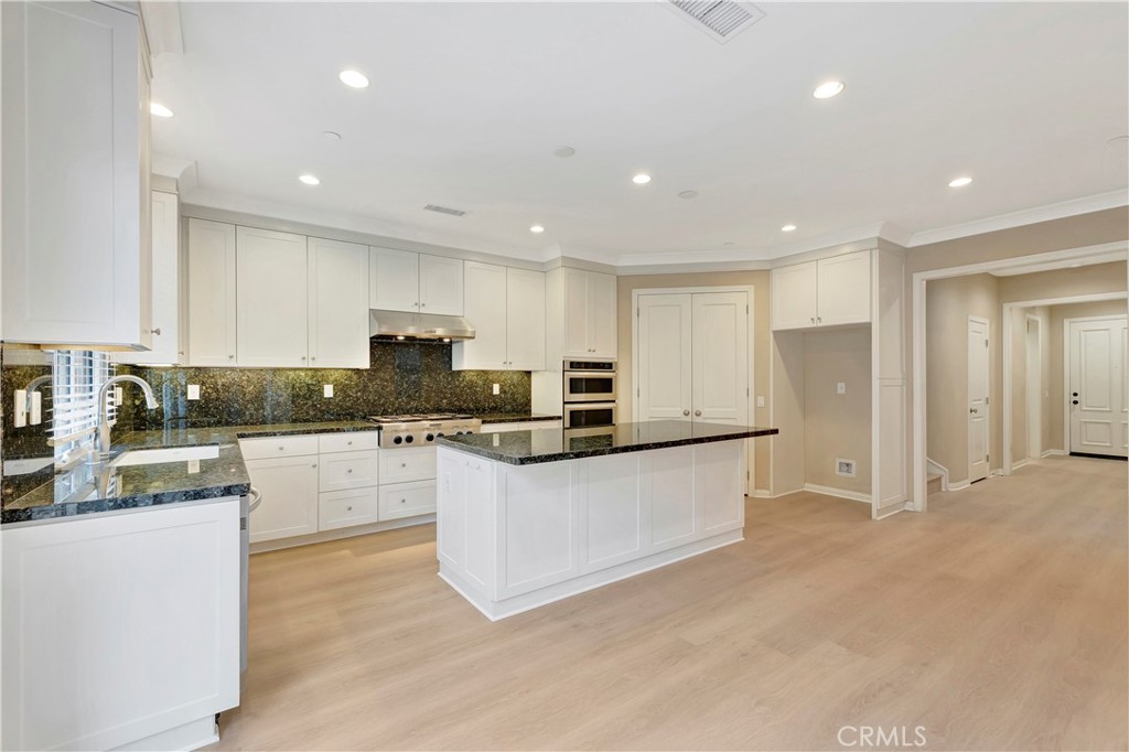 114 Chestnut Grove Irvine, CA 92620 - Photo 11 of 51