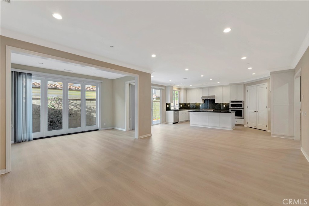 114 Chestnut Grove Irvine, CA 92620 - Photo 4 of 51