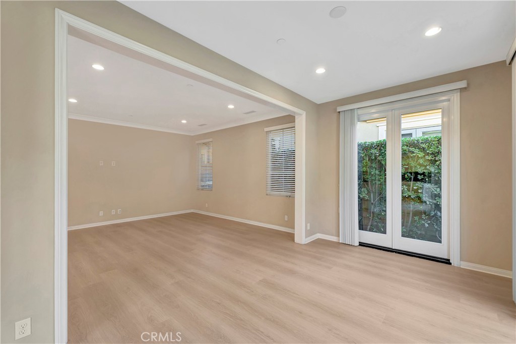 114 Chestnut Grove Irvine, CA 92620 - Photo 5 of 51