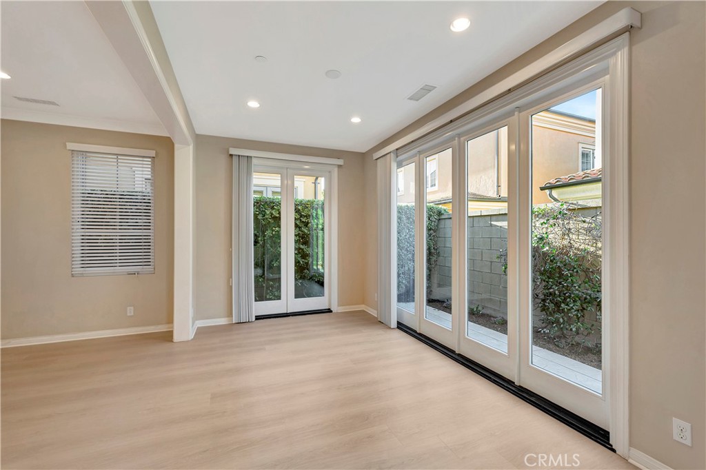 114 Chestnut Grove Irvine, CA 92620 - Photo 7 of 51