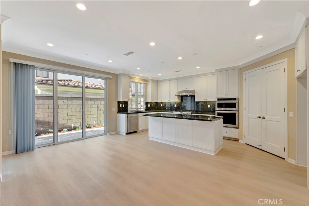 114 Chestnut Grove Irvine, CA 92620 - Photo 10 of 51